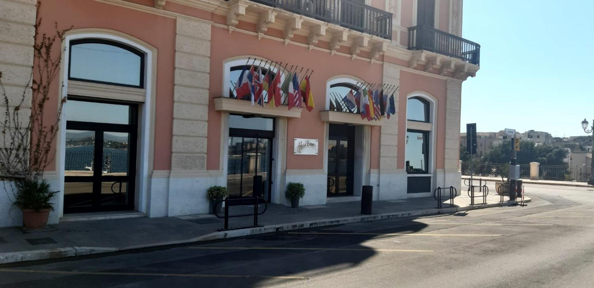 Hotel Europa Taranto Bagian luar foto