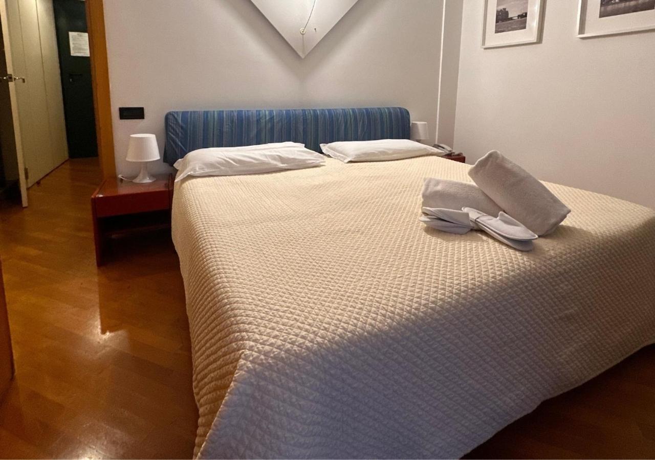 Hotel Europa Taranto Bagian luar foto