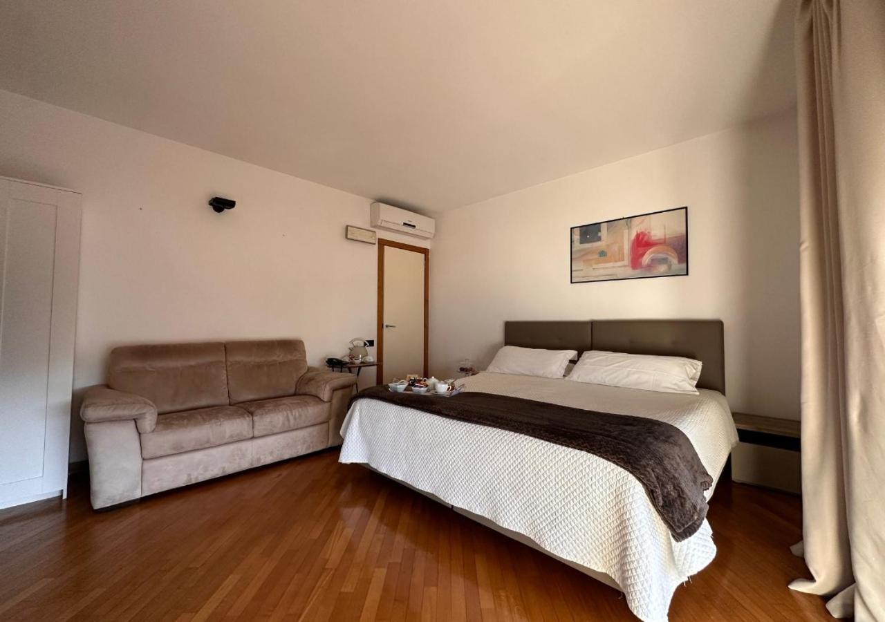 Hotel Europa Taranto Bagian luar foto